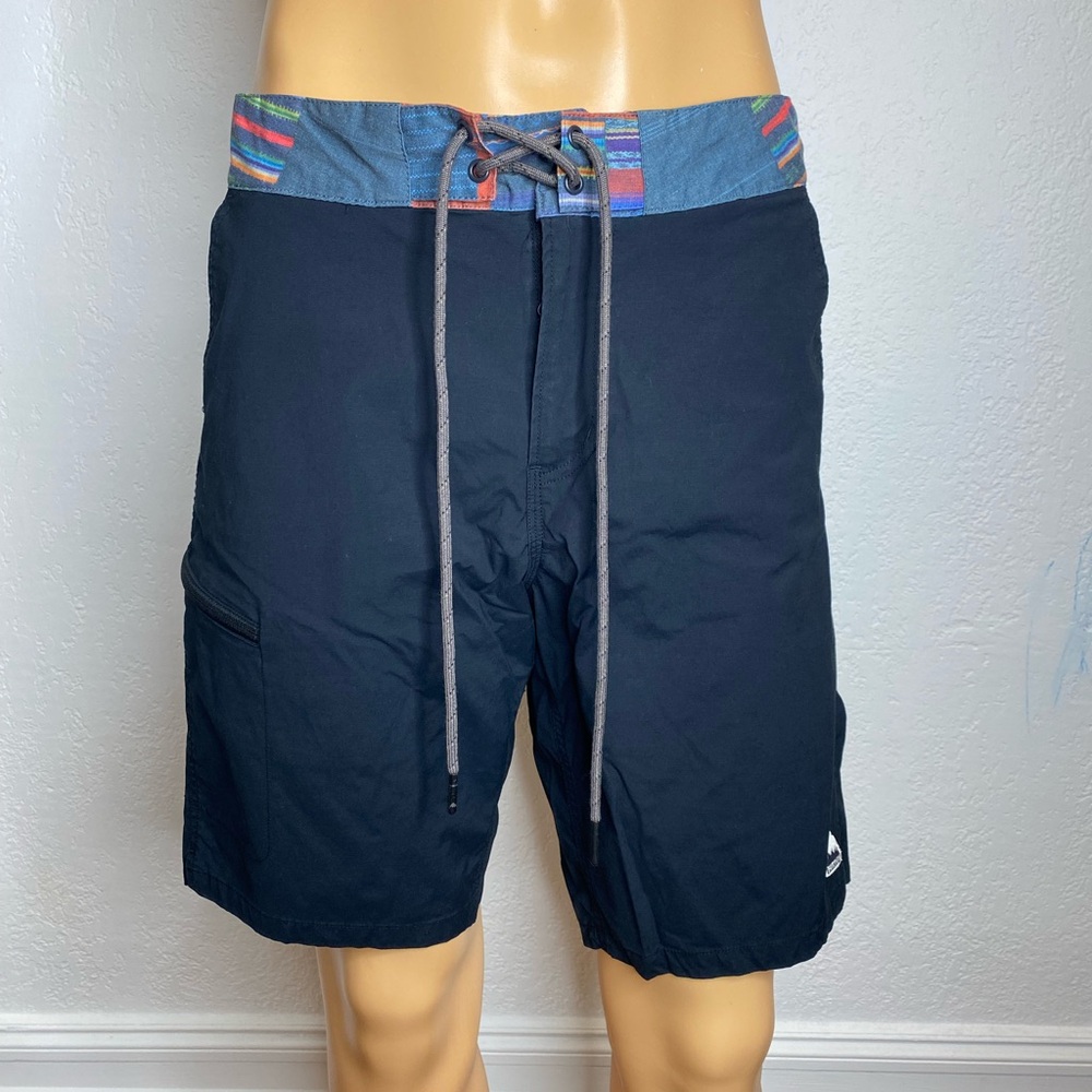 Burton Moxie Boardshort Men's Size 36 Tribal Black 9.5” Inseam Swim Trunks